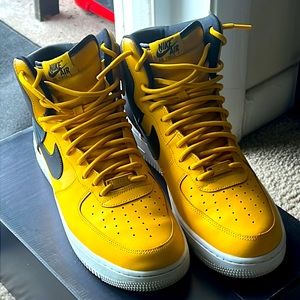 Nike Air Force 1 High Sz-11 YELLOW BLACK